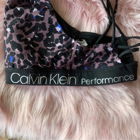 Calvin Klein sports bra - Picture 11 of 11
